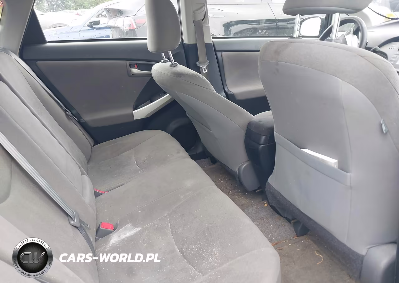2015 Toyota Prius Two VIN:JTDKN3DU2F1898970 - 8