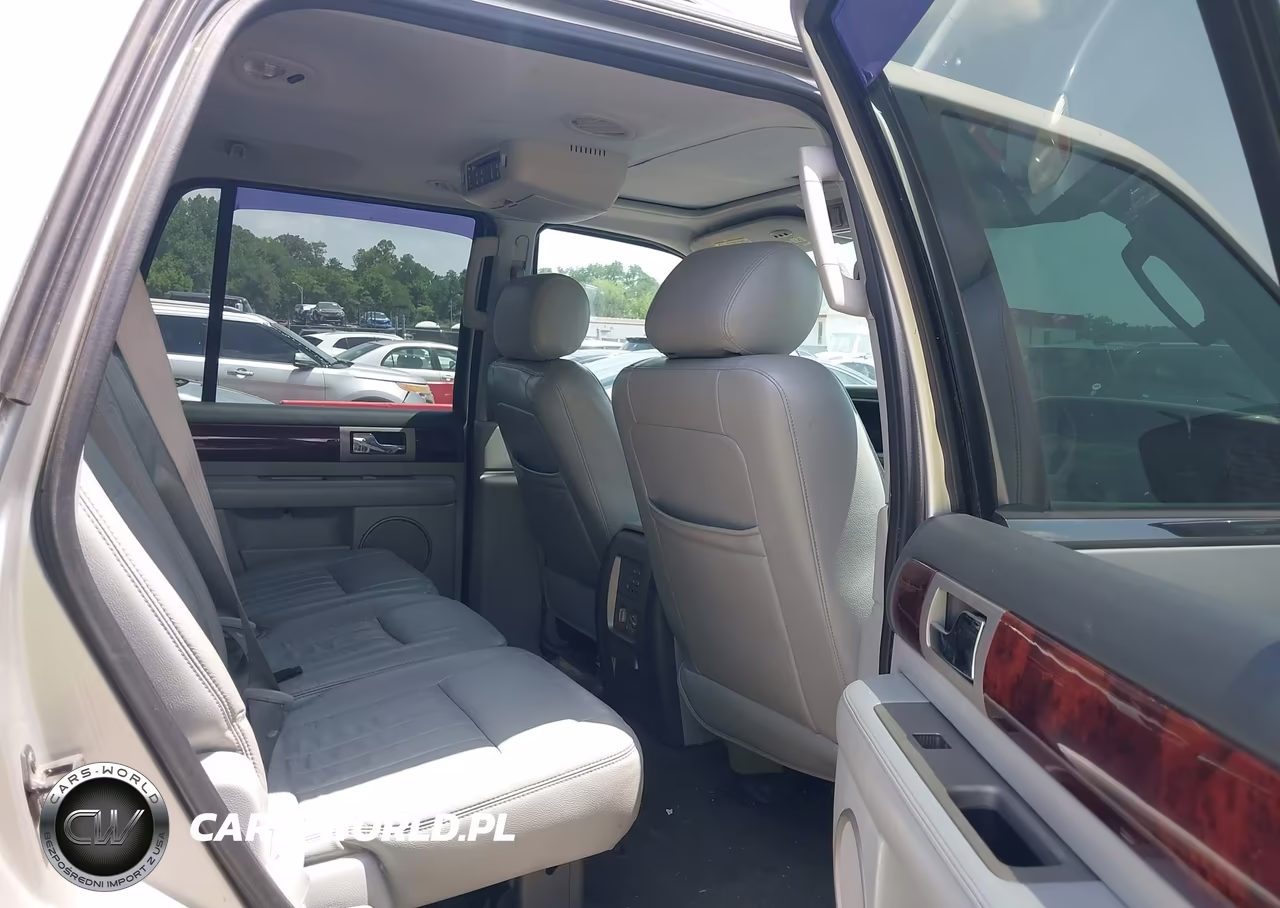 2006 Lincoln Navigator Luxury-Ultimate VIN:5LMFU28556LJ26655 - 8