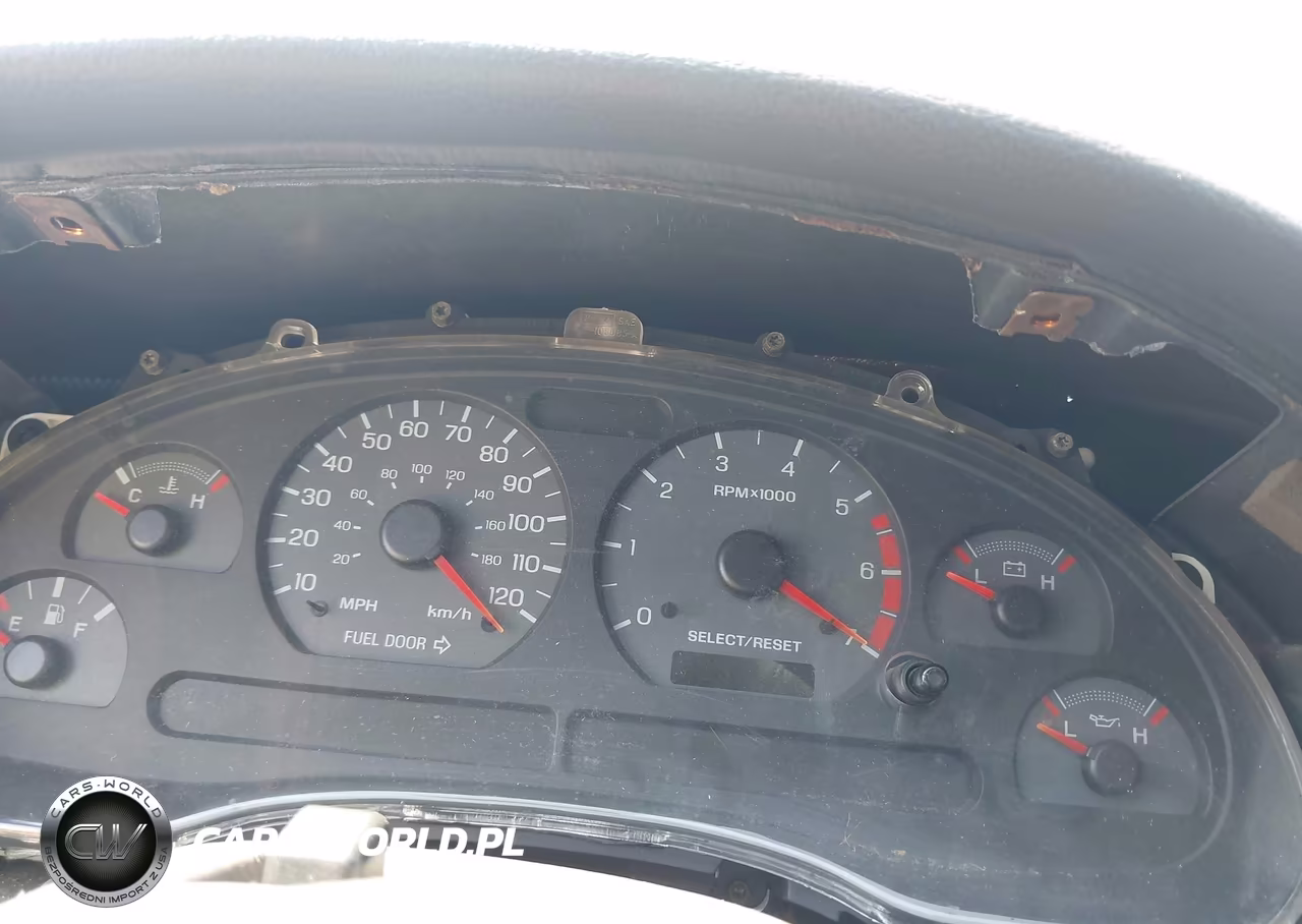 2002 Ford Mustang Deluxe-Premium-Standard VIN:1FAFP40452F174765 - 16