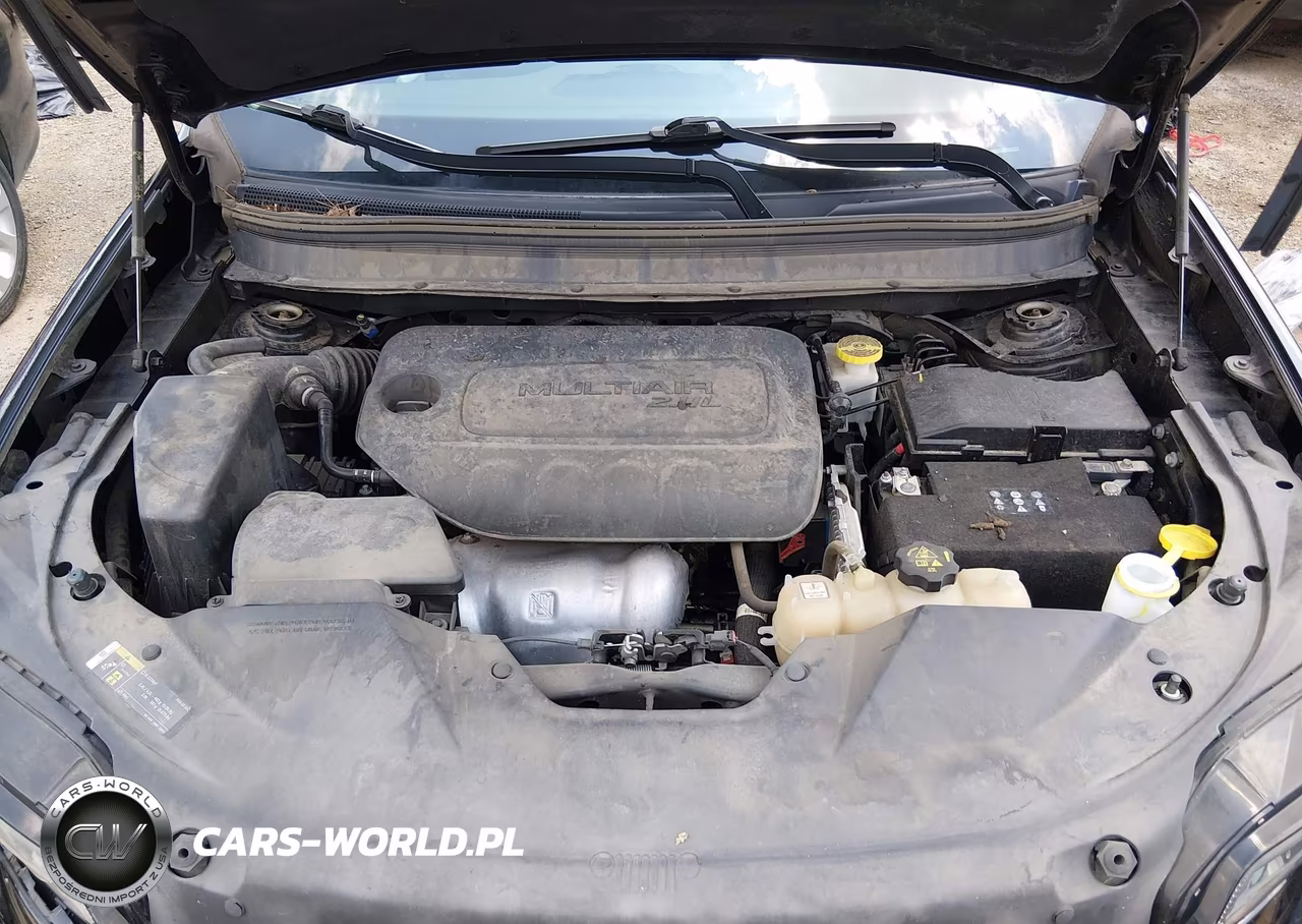 2020 Jeep Cherokee Latitude Plus Fwd VIN:1C4PJLLB2LD525682 - 10