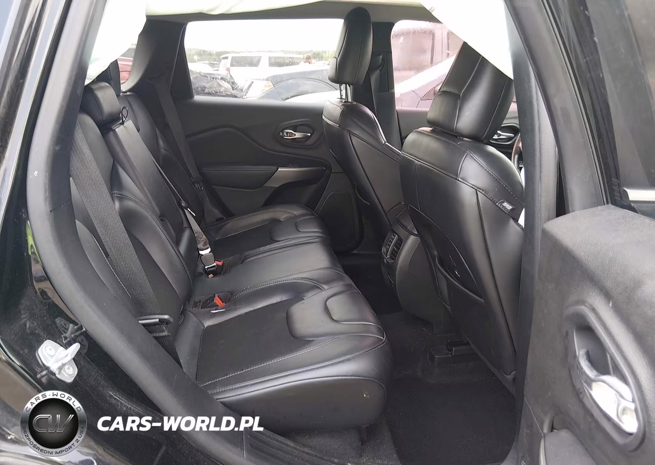 2020 Jeep Cherokee Latitude Plus Fwd VIN:1C4PJLLB2LD525682 - 8