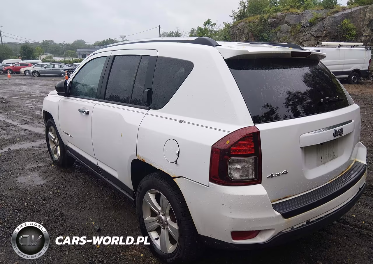 2014 Jeep Compass Sport VIN:1C4NJDBBXED664900 - 3