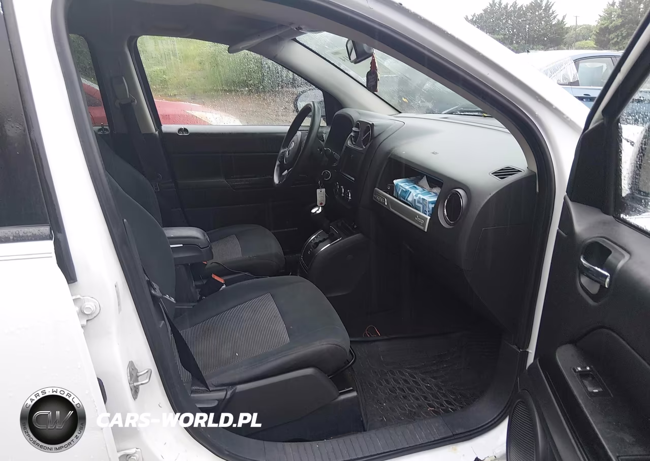 2014 Jeep Compass Sport VIN:1C4NJDBBXED664900 - 5