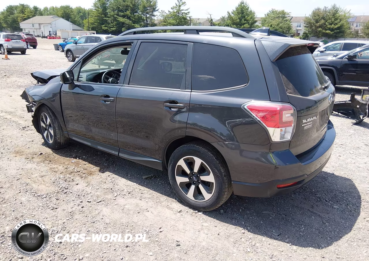 2018 Subaru Forester 2.5I Premium VIN:JF2SJADCXJH468211 - 3