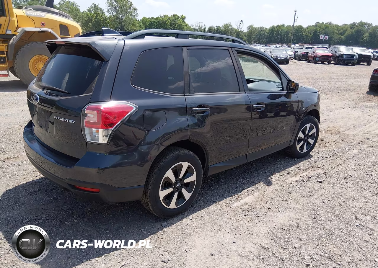 2018 Subaru Forester 2.5I Premium VIN:JF2SJADCXJH468211 - 4