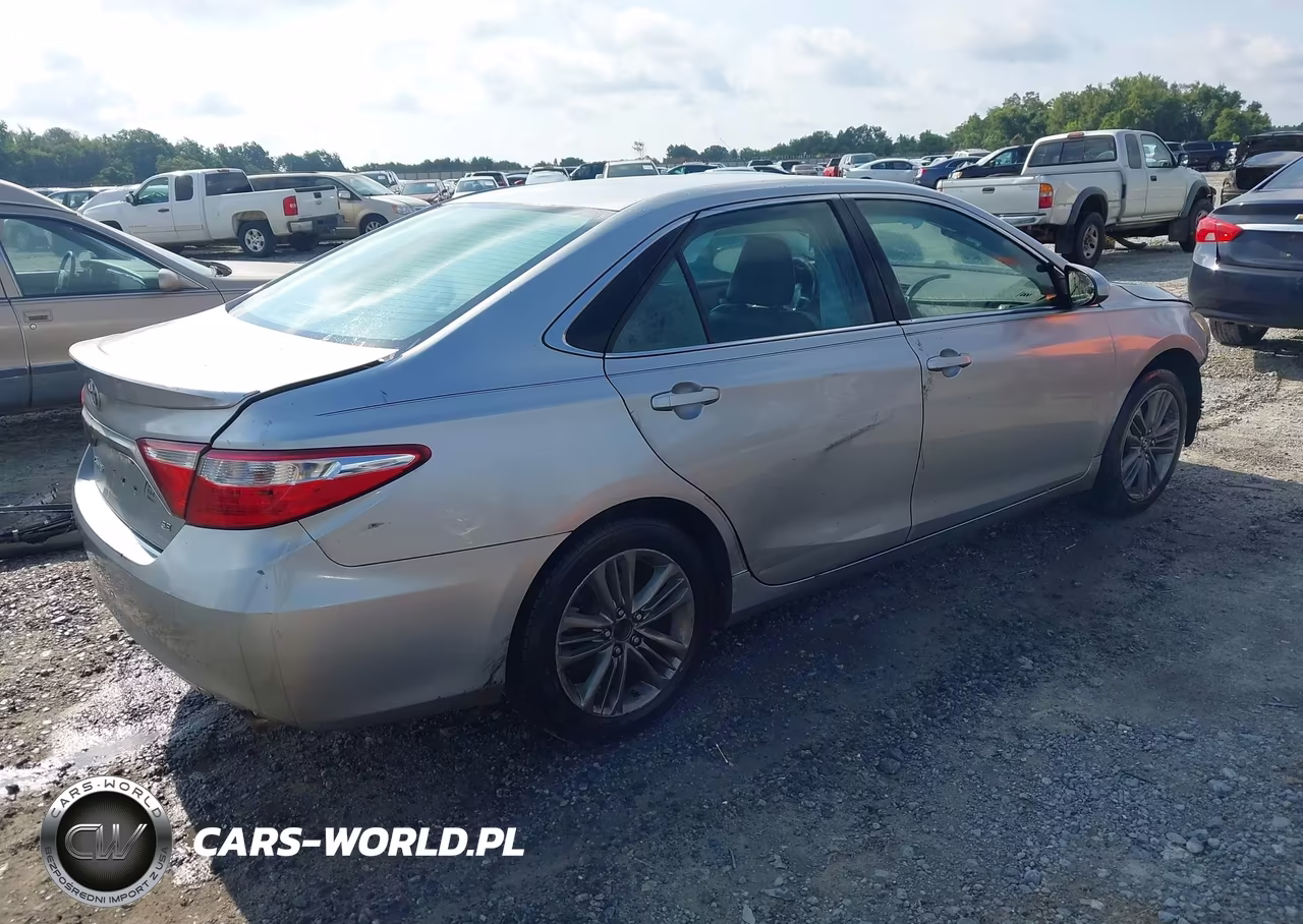 2017 Toyota Camry Se VIN:4T1BF1FK3HU308947 - 4