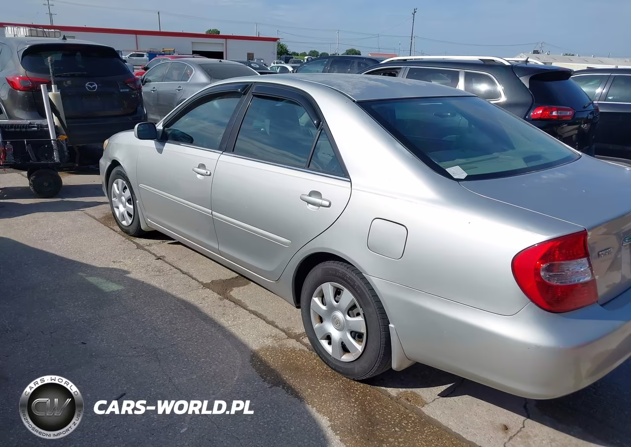 2004 Toyota Camry Le VIN:4T1BE32KX4U350921 - 3