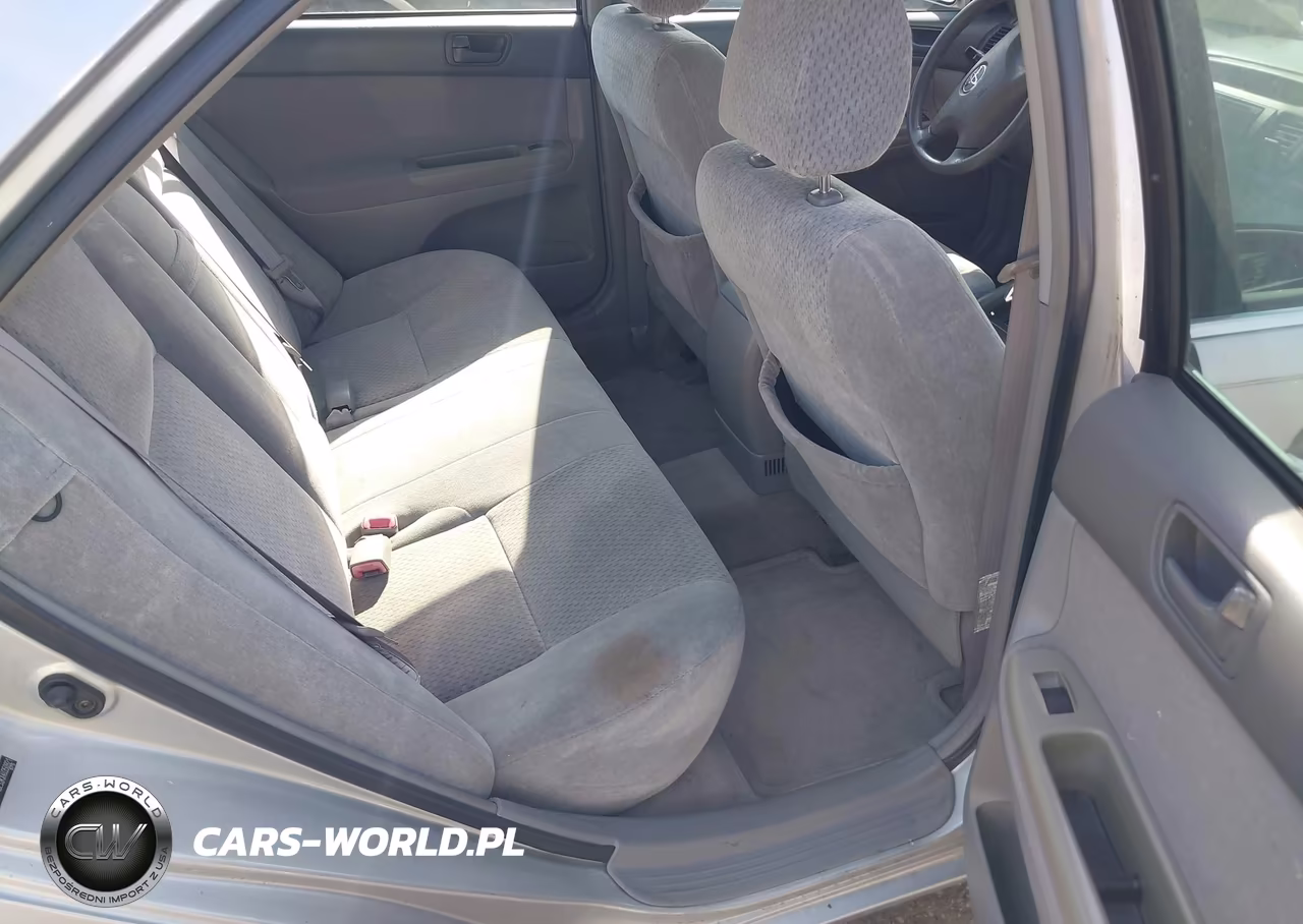 2004 Toyota Camry Le VIN:4T1BE32KX4U350921 - 8