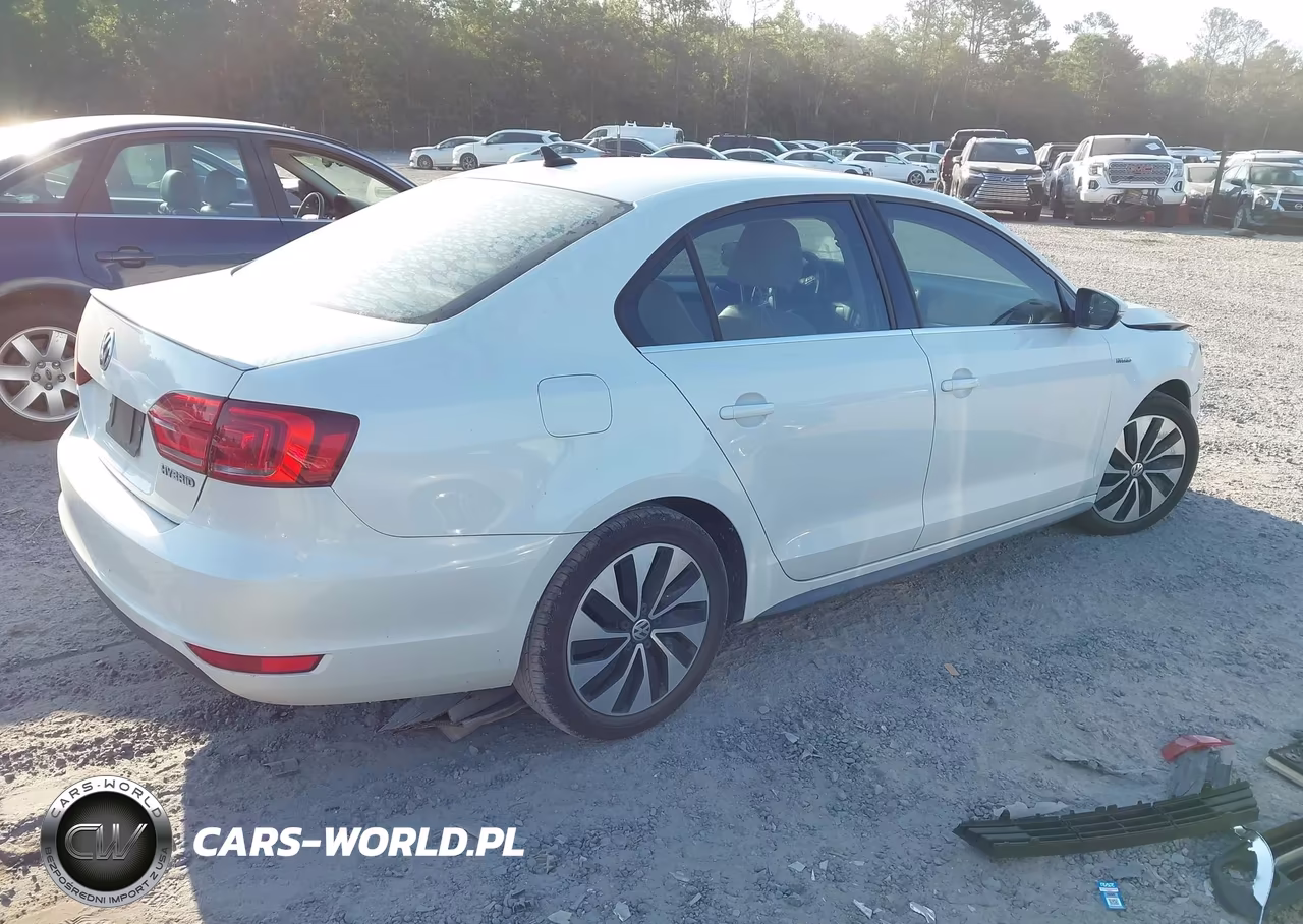 2013 Volkswagen Jetta Hybrid Sel Premium VIN:3VW637AJ2DM284510 - 4