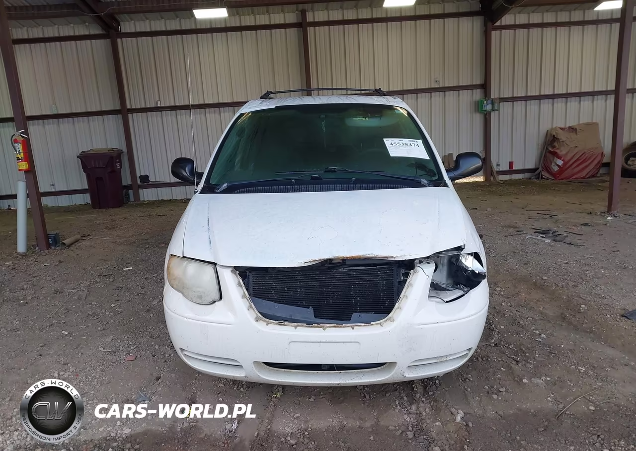 2005 Chrysler Town & Country Lx VIN:2C4GP44R15R138184 - 12