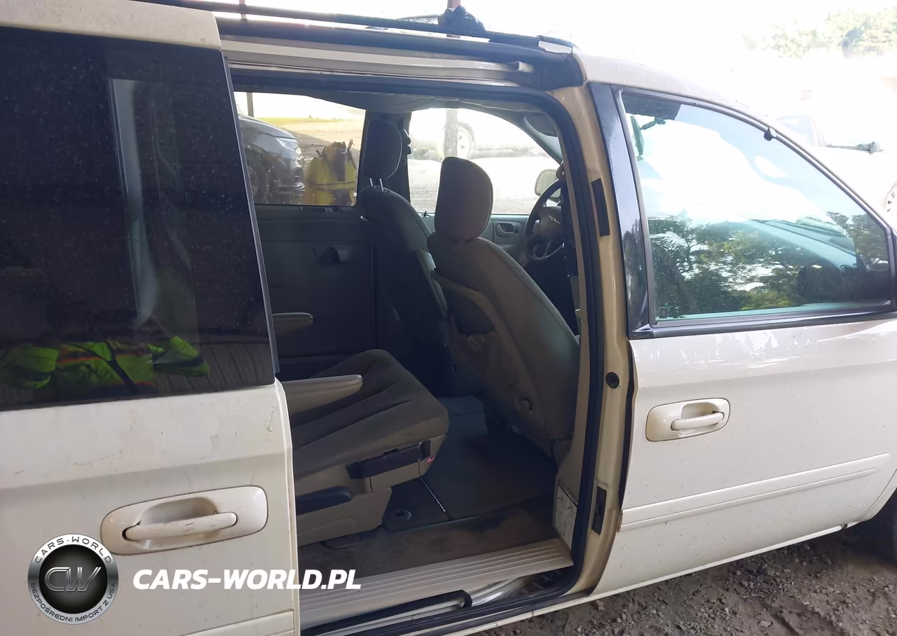 2005 Chrysler Town & Country Lx VIN:2C4GP44R15R138184 - 8