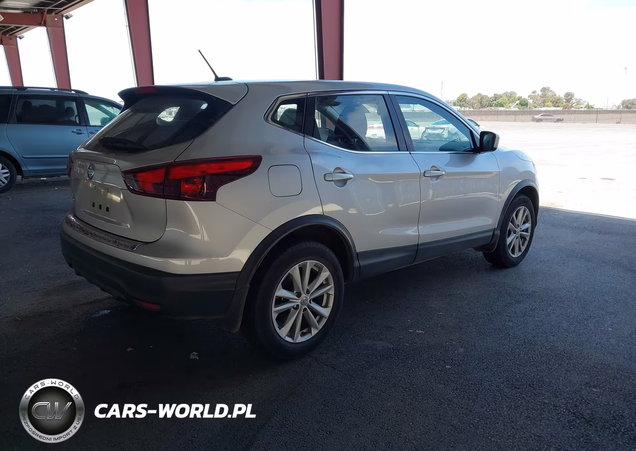 2017 Nissan Rogue Sport S VIN:JN1BJ1CP4HW035382 - 4
