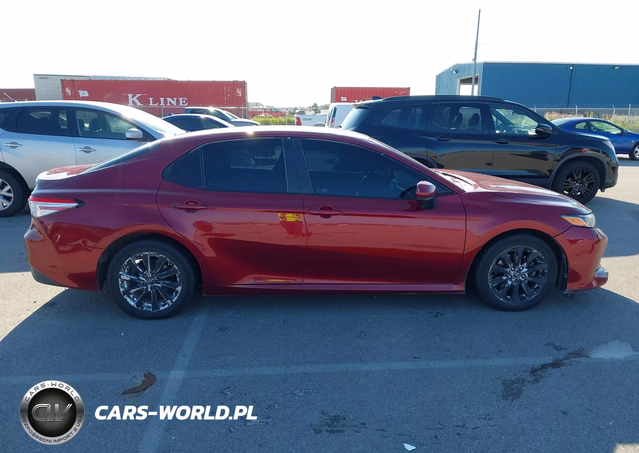 2018 Toyota Camry Le VIN:4T1B11HK6JU578465 - 13
