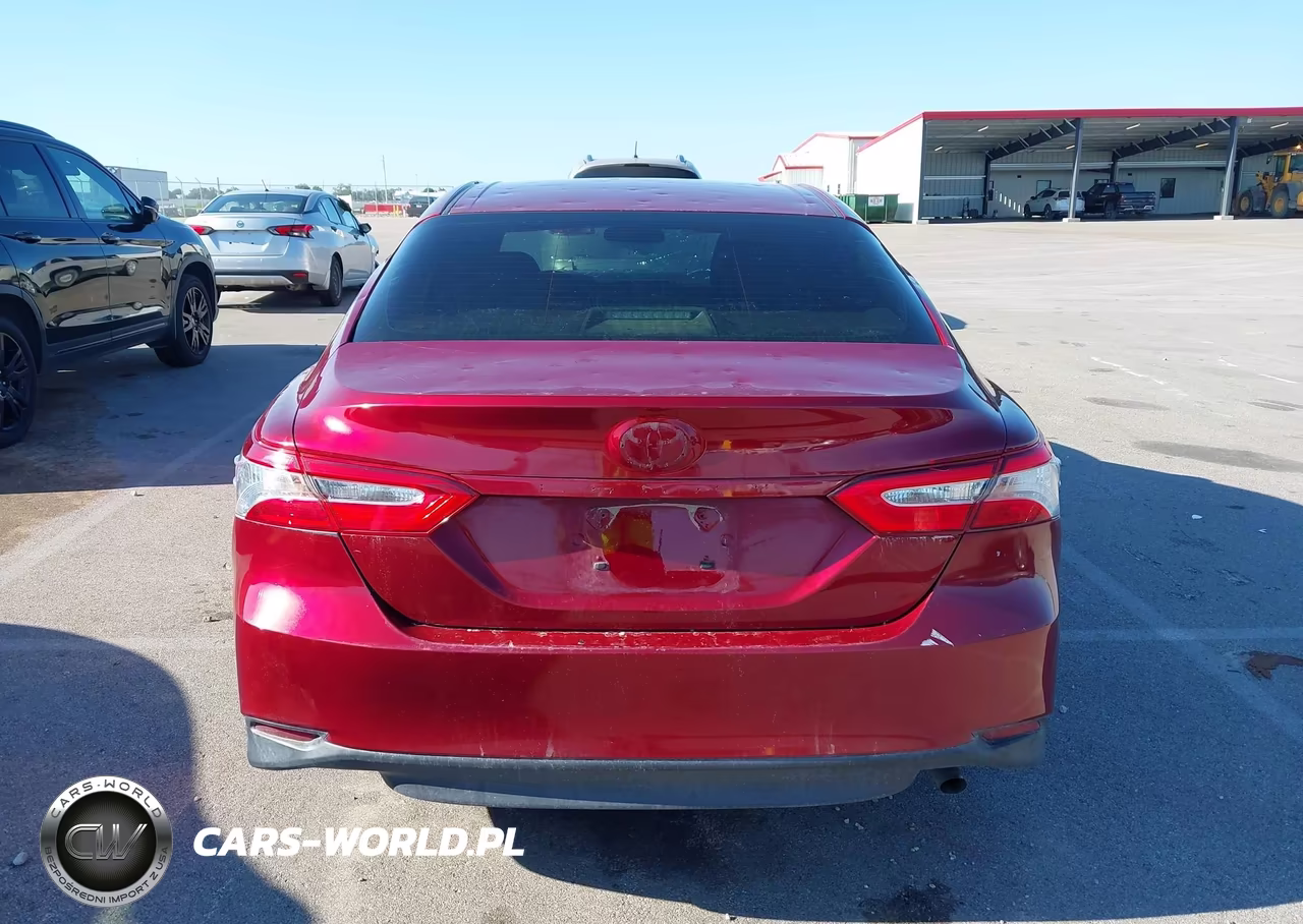 2018 Toyota Camry Le VIN:4T1B11HK6JU578465 - 16