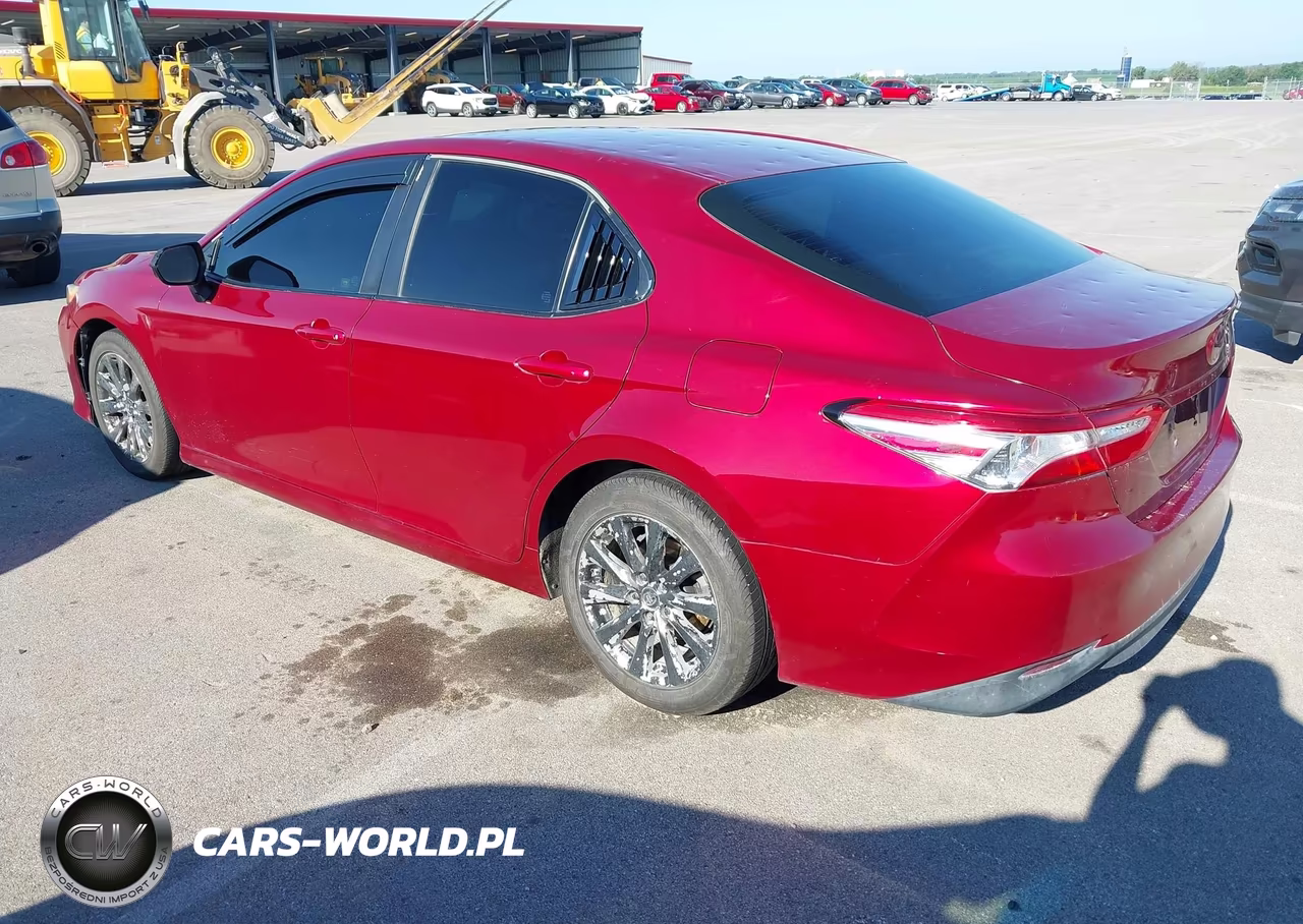 2018 Toyota Camry Le VIN:4T1B11HK6JU578465 - 3