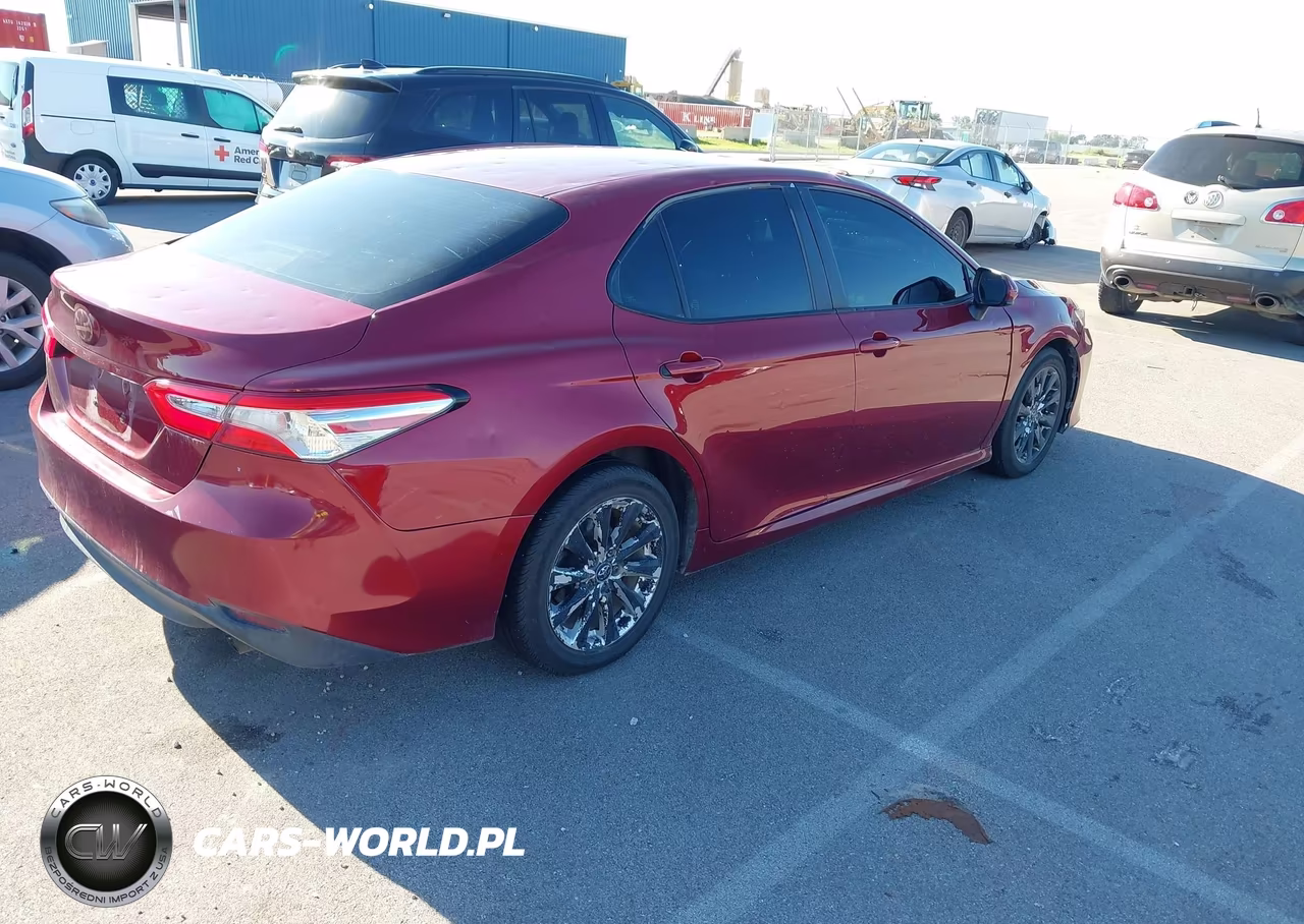 2018 Toyota Camry Le VIN:4T1B11HK6JU578465 - 4