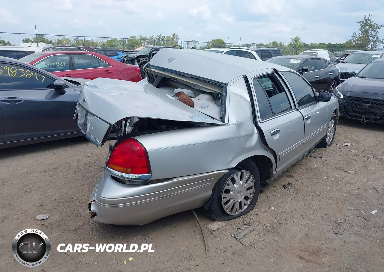 2003 Ford Crown Victoria Lx VIN:2FAFP74W23X223844 - 4