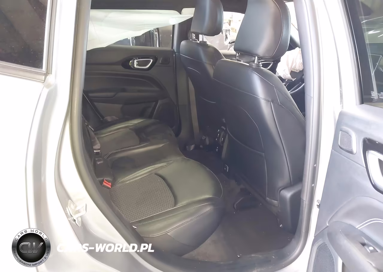 2023 Jeep Compass Altitude 4X4 VIN:3C4NJDBN2PT544810 - 8