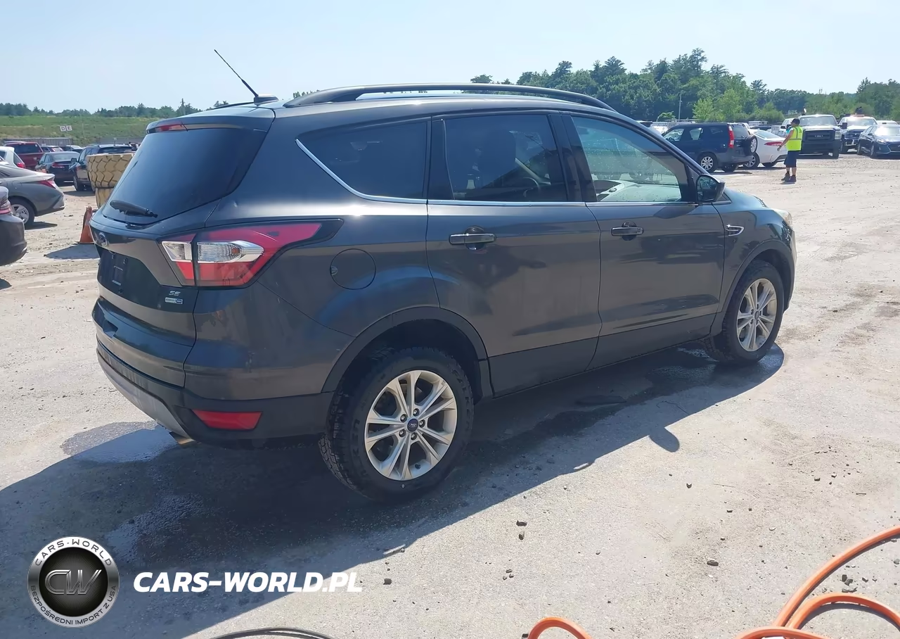 2018 Ford Escape Se VIN:1FMCU9GD9JUD08563 - 4