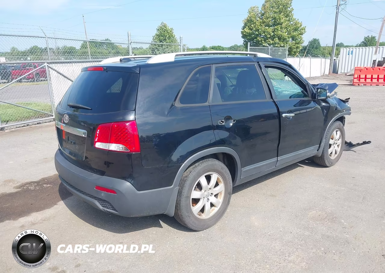 2013 Kia Sorento Lx VIN:5XYKT3A61DG416417 - 4