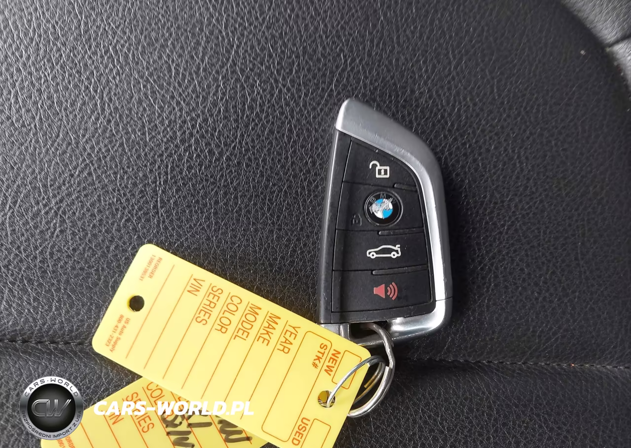2017 BMW X1 xDrive28I VIN:WBXHT3C39H5F68026 - 11