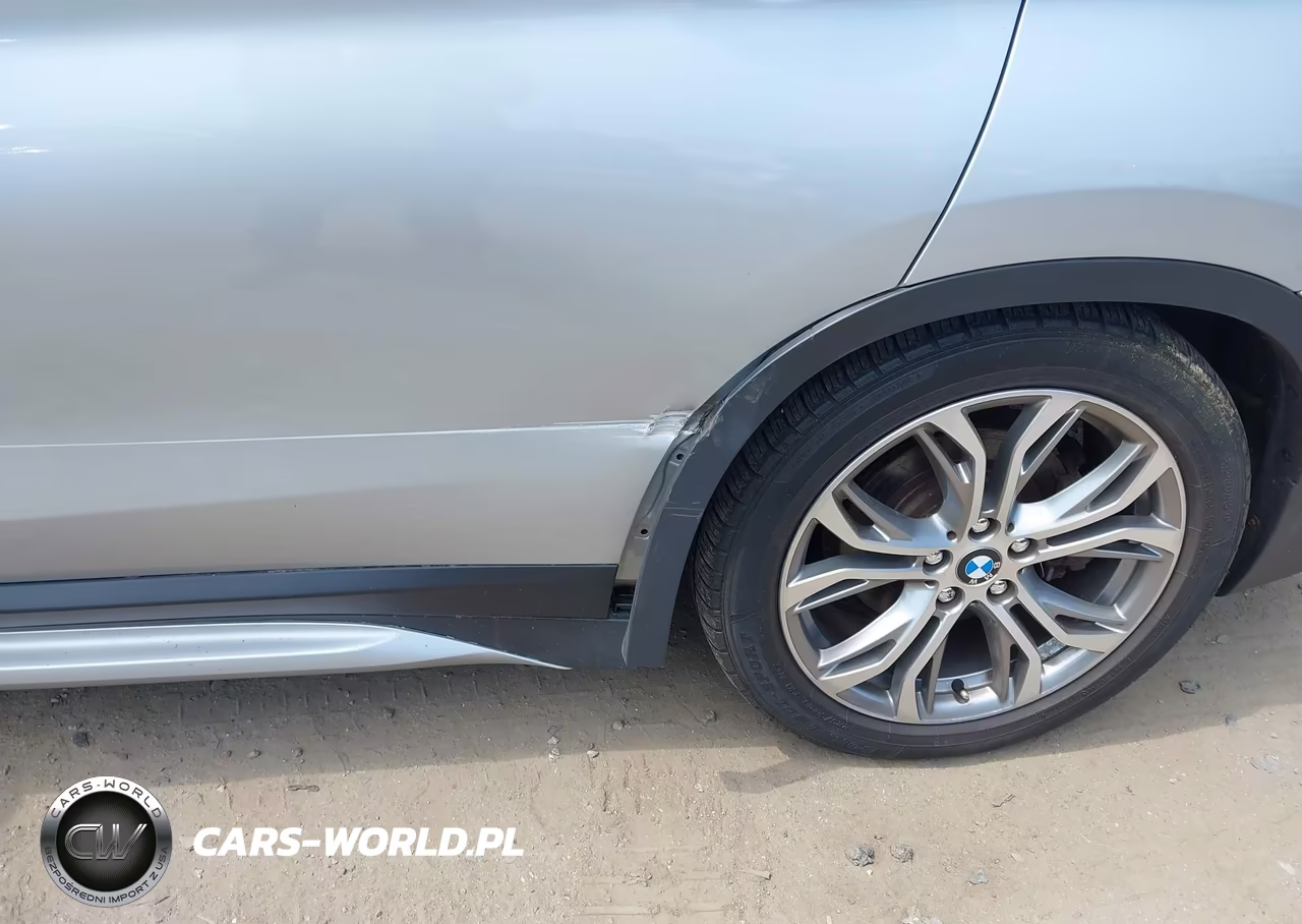 2017 BMW X1 xDrive28I VIN:WBXHT3C39H5F68026 - 17