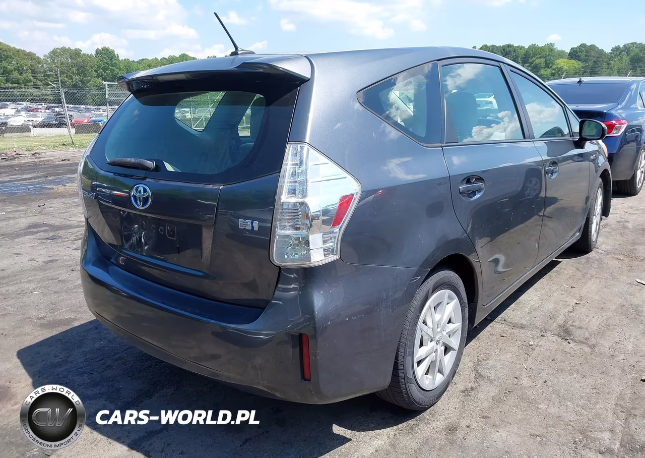 2013 Toyota Prius V Three VIN:JTDZN3EU8D3207603 - 4