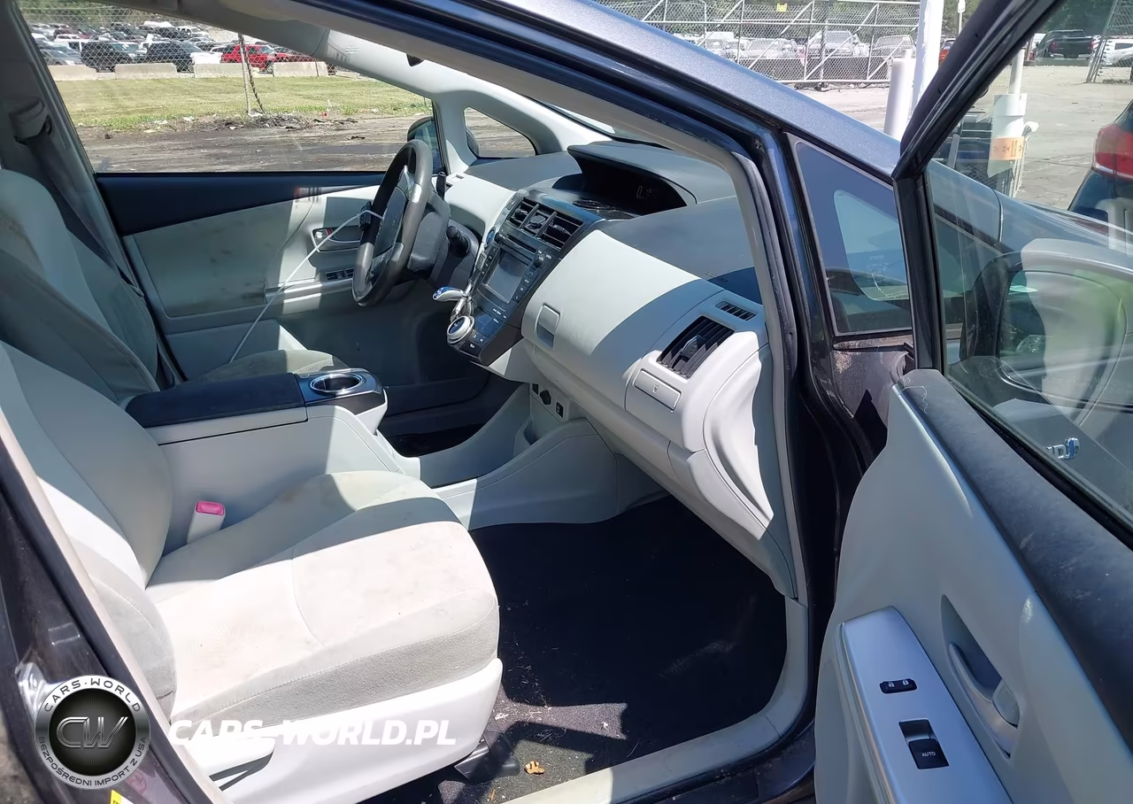 2013 Toyota Prius V Three VIN:JTDZN3EU8D3207603 - 5