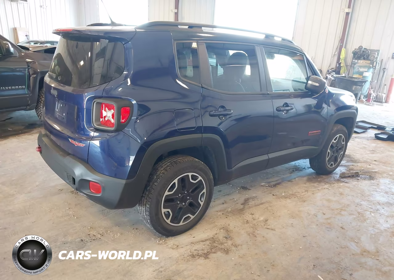 2017 Jeep Renegade Trailhawk VIN:ZACCJBCB8HPG44760 - 4