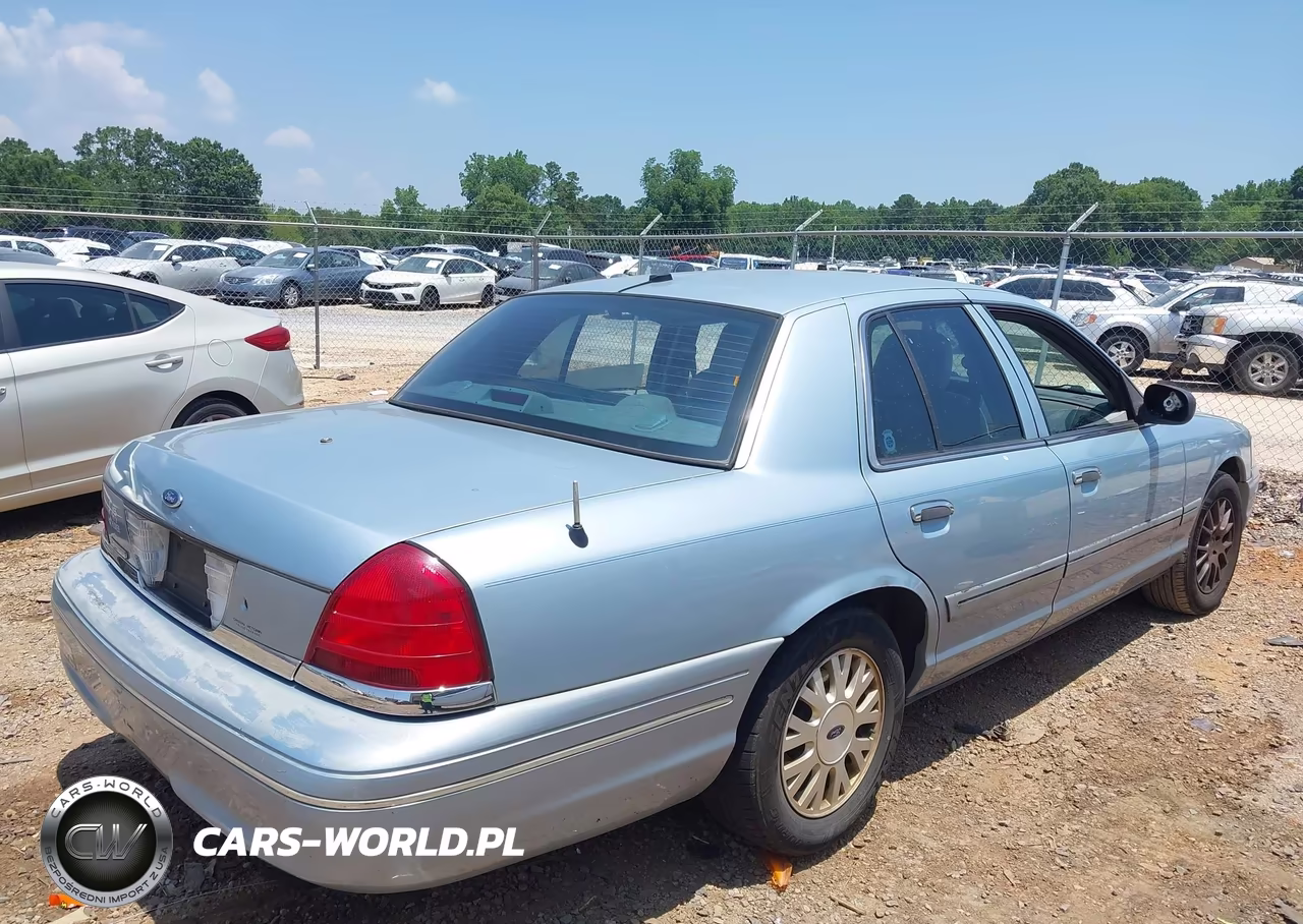 2005 Ford Crown Victoria VIN:2FAFP74W95X152807 - 4
