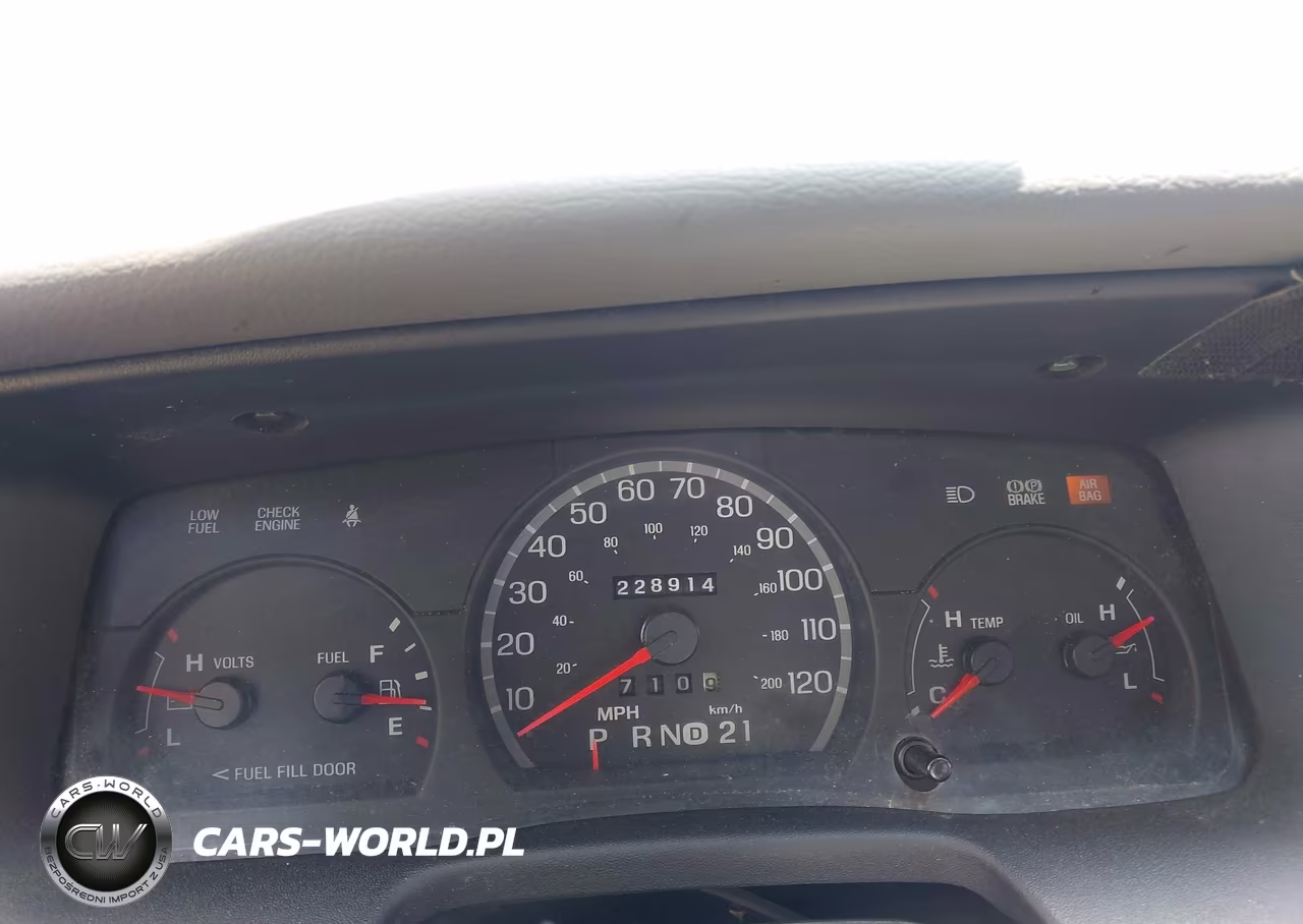 2005 Ford Crown Victoria VIN:2FAFP74W95X152807 - 7