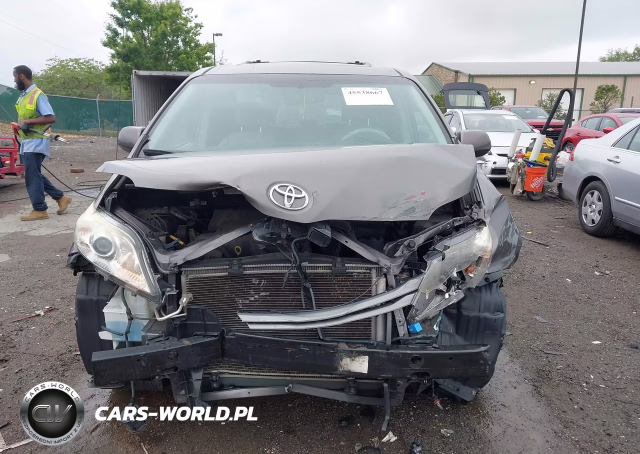 2014 Toyota Sienna Xle V6 8 Passenger VIN:5TDYK3DC1ES454894 - 13