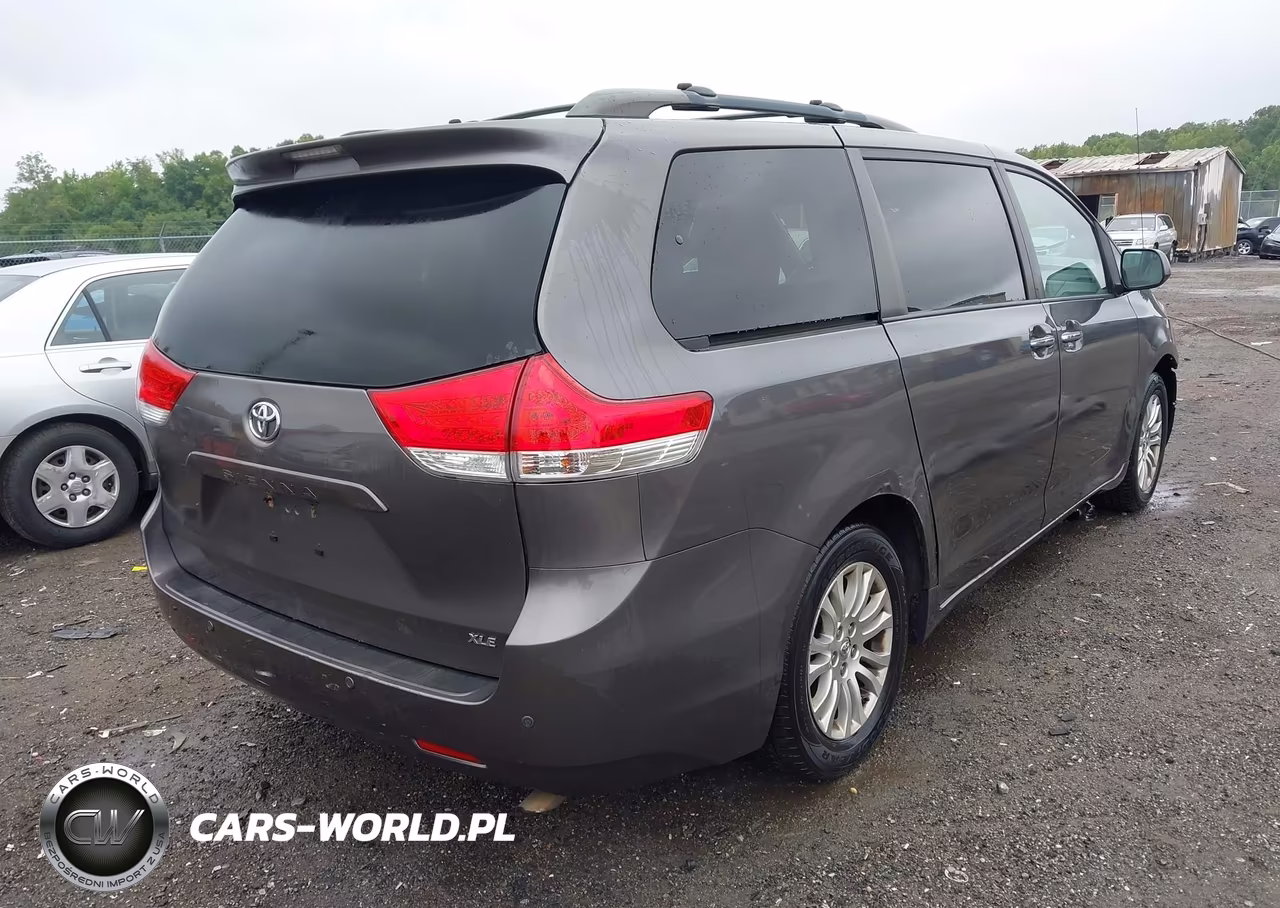 2014 Toyota Sienna Xle V6 8 Passenger VIN:5TDYK3DC1ES454894 - 4