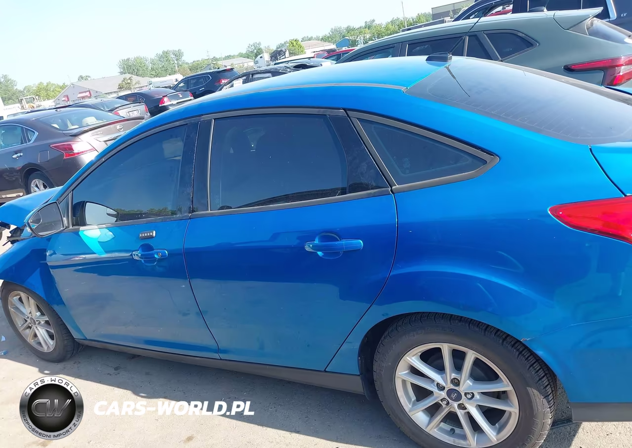 2016 Ford Focus Se VIN:1FADP3F2XGL257804 - 15