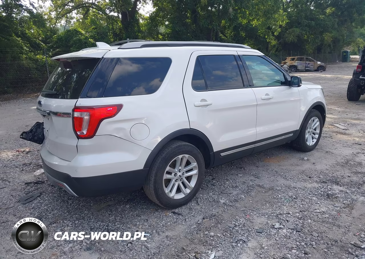 2016 Ford Explorer Xlt VIN:1FM5K7D83GGA42717 - 4