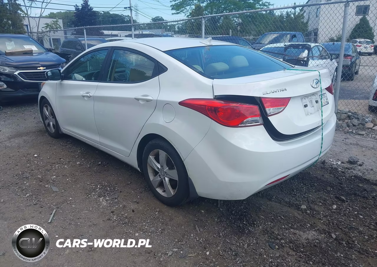2013 Hyundai Elantra Gls VIN:5NPDH4AE6DH201700 - 3