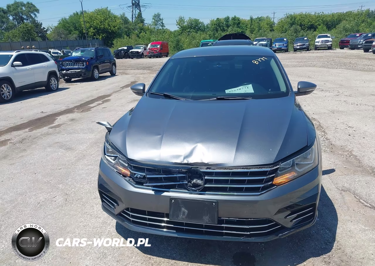 2017 Volkswagen Passat 1.8T R-Line VIN:1VWDT7A36HC054713 - 12