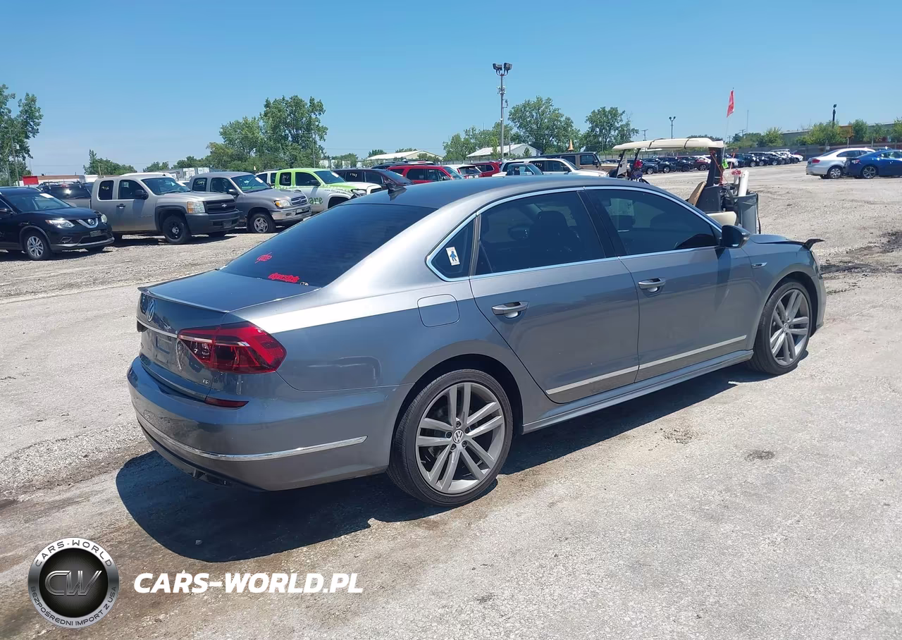 2017 Volkswagen Passat 1.8T R-Line VIN:1VWDT7A36HC054713 - 4