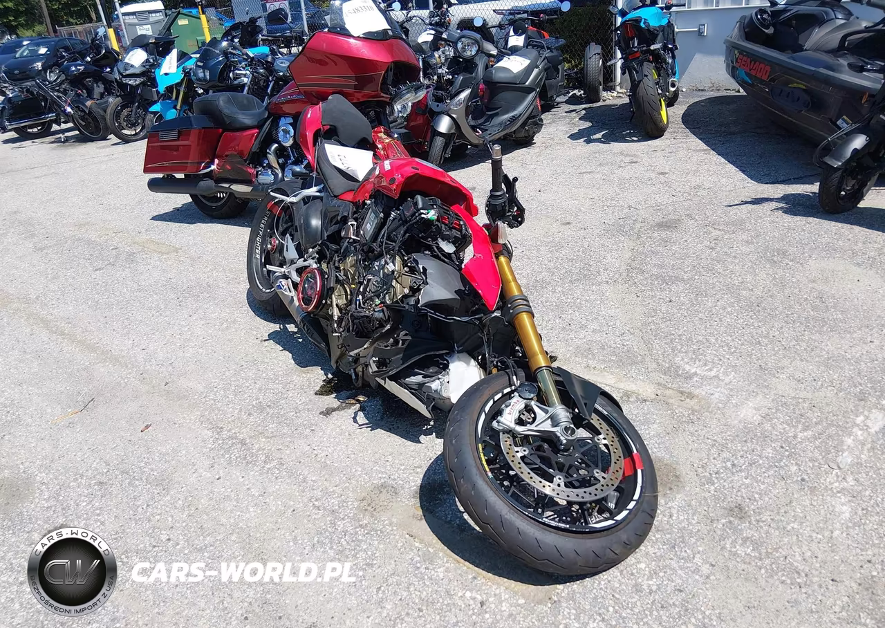 2022 Ducati Streetfighter V4-V4S