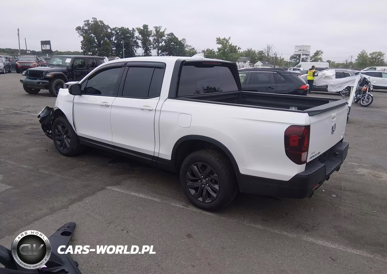2023 Honda Ridgeline Sport VIN:5FPYK3F1XPB034416 - 3