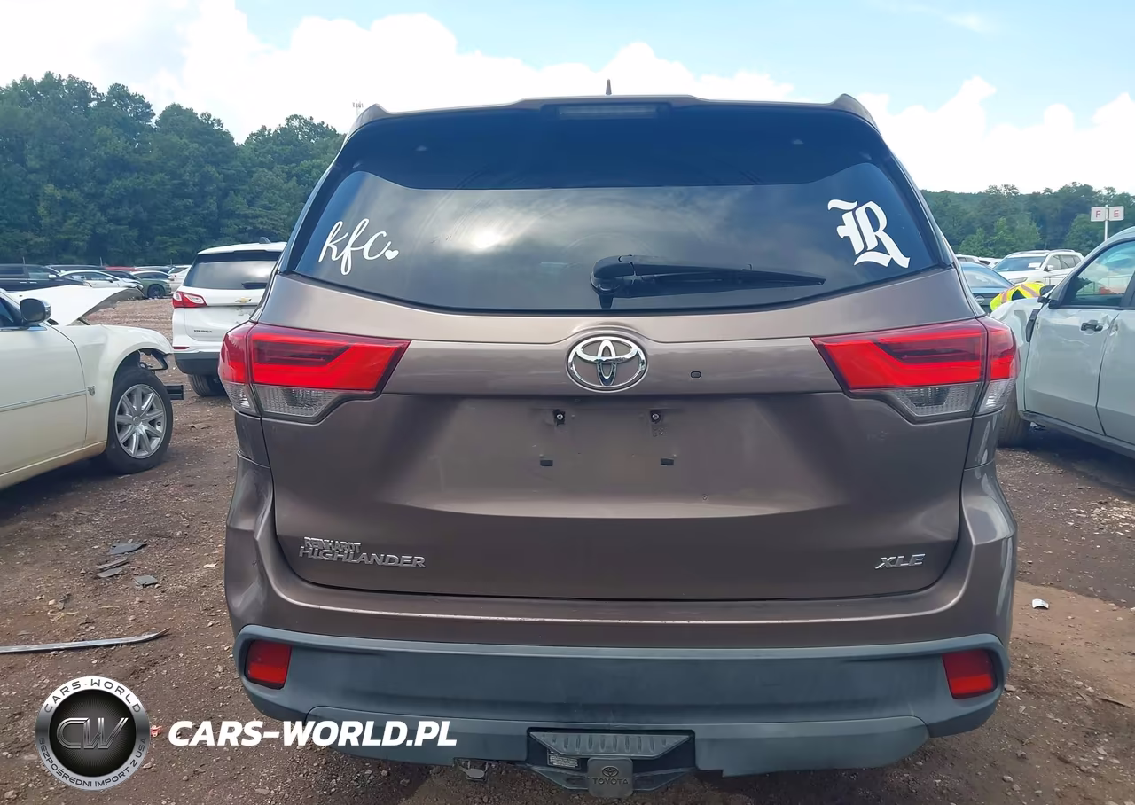 2018 Toyota Highlander Xle VIN:5TDKZRFH4JS260836 - 16