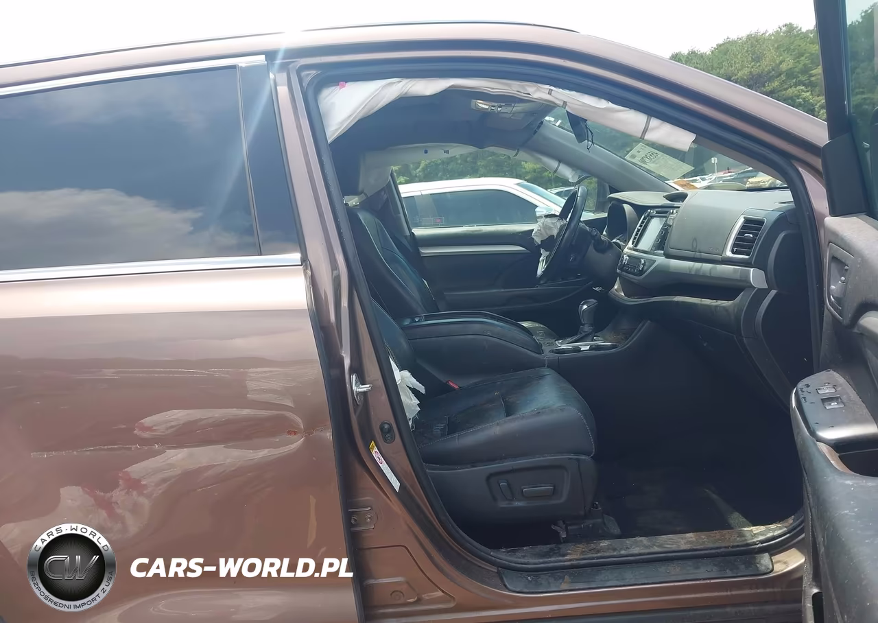 2018 Toyota Highlander Xle VIN:5TDKZRFH4JS260836 - 5