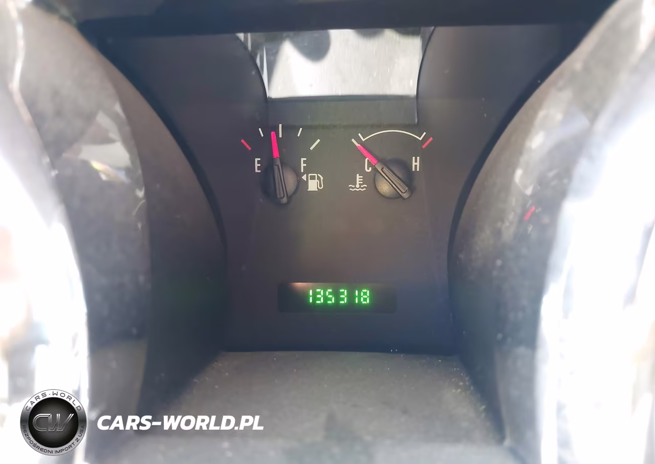 2005 Ford Mustang VIN:1ZVFT84N355168860 - 16