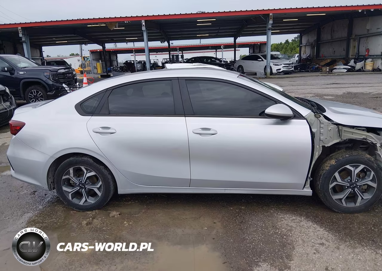 2021 Kia Forte Lxs VIN:3KPF24AD6ME271686 - 13
