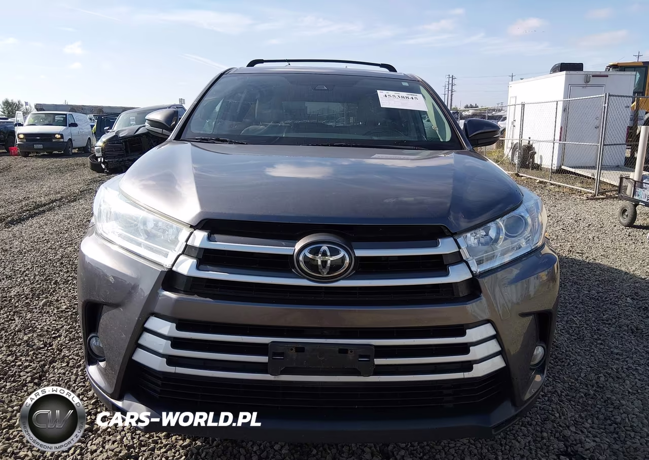 2019 Toyota Highlander Le Plus VIN:5TDBZRFH4KS716030 - 12