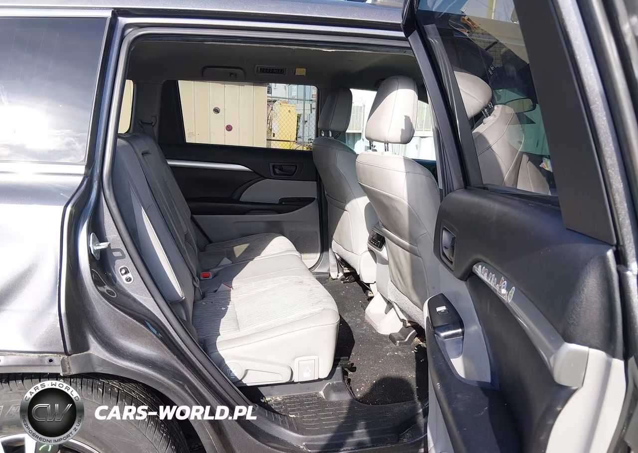2019 Toyota Highlander Le Plus VIN:5TDBZRFH4KS716030 - 8