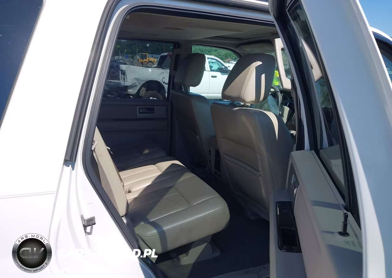 2011 Ford Expedition Limited VIN:1FMJU2A55BEF57003 - 8