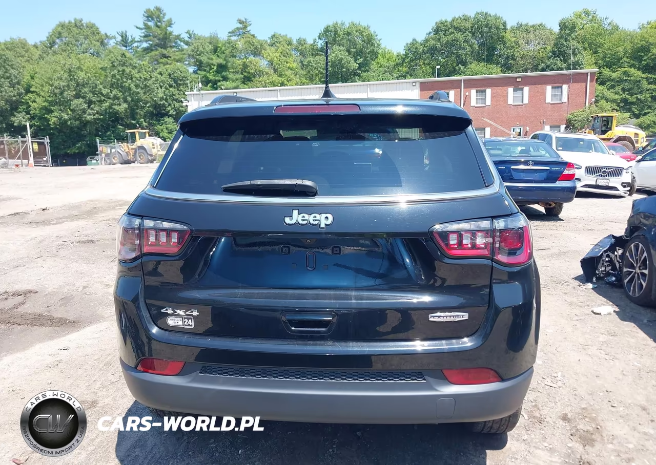 2022 Jeep Compass Latitude 4X4 VIN:3C4NJDBB8NT230744 - 17
