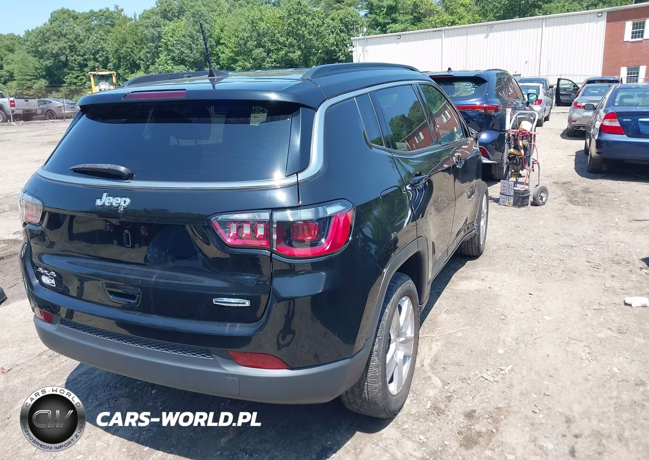 2022 Jeep Compass Latitude 4X4 VIN:3C4NJDBB8NT230744 - 4