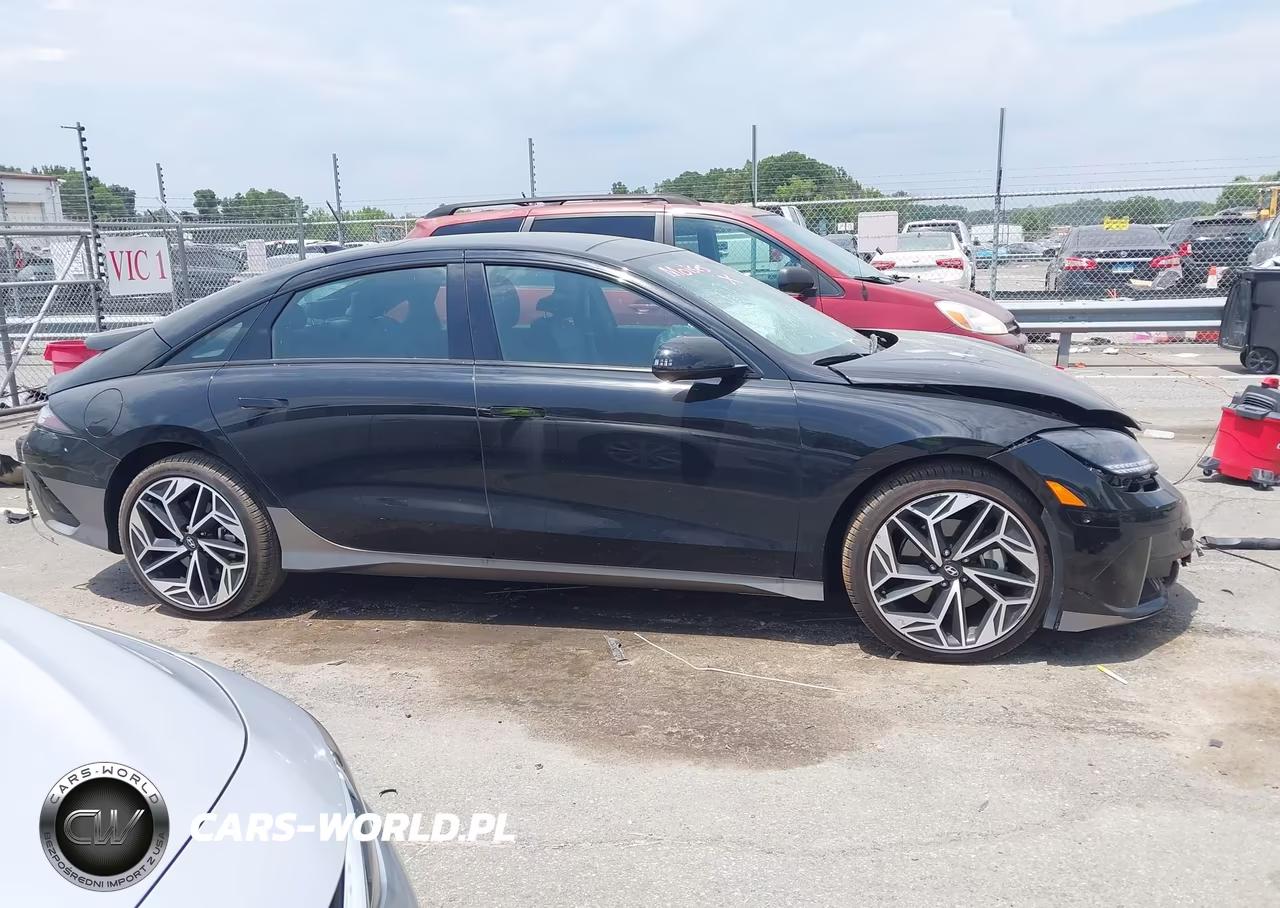2025 Hyundai Ioniq 6 Limited VIN:KMHM54AA7SA103720 - 13